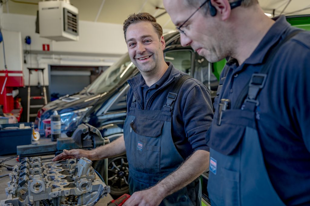 Kom werken bij het team van autoVerbeek